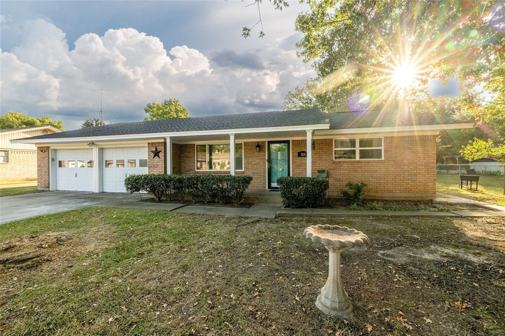 Willow Way, Gainesville, TX 76240