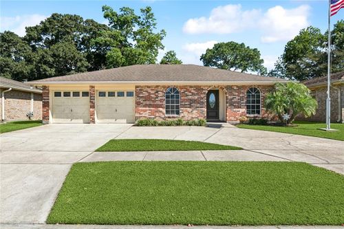 739 Glencove Lane, Terrytown, LA, 70056 | Card Image