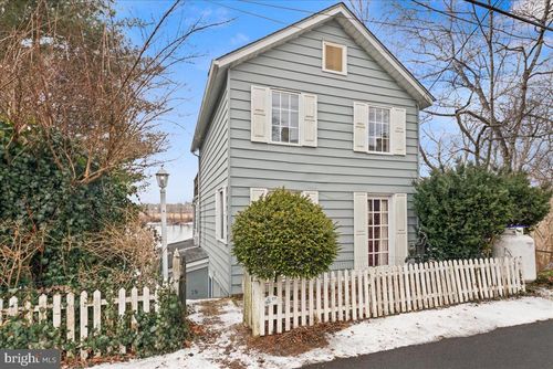 19 River Dr, TITUSVILLE, NJ, 08560-1725 | Card Image
