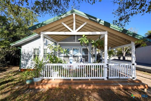 1440 S Business Ih 35, New Braunfels, TX, 78130-5721 | Card Image