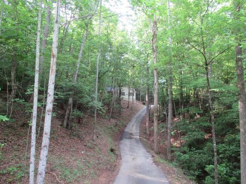 152 Royal Oaks Ln, Dahlonega, GA, 30533-8759 | Card Image