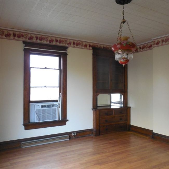 409 E Wallace Ave, House other with 5 bedrooms, 2 bathrooms and 2 parking in New Castle PA | Image 11