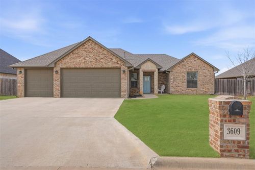 3609 Regal Dr, Altus, OK, 73521-5025 | Card Image