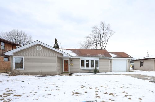 6837 W 113th St, Worth, IL, 60482-2008 | Card Image