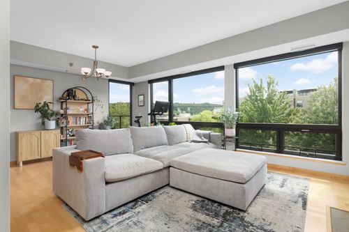 307-284 Spring St, Saint Paul, MN, 55102-4482 | Card Image