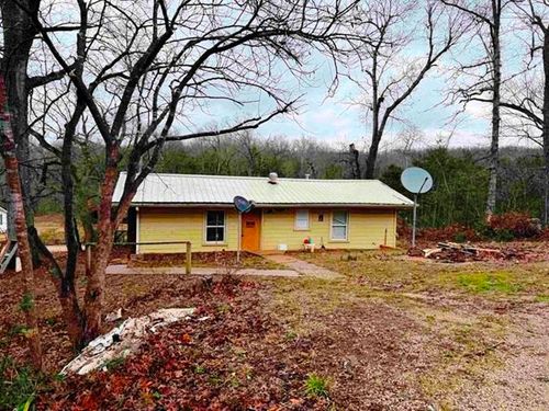 8 Northwood Dr, Highland, AR, 72542-9134 | Card Image