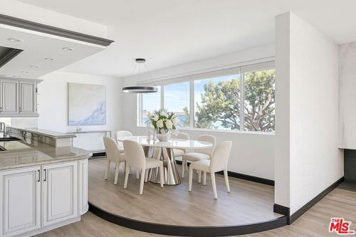 apt-105-17366 W Sunset Blvd, Pacific Palisades, CA, 90272-4121 | Card Image