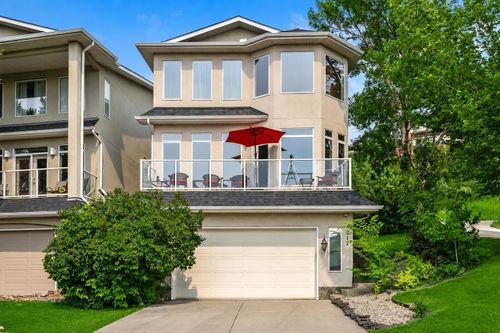212 12a St Ne, Calgary, AB, T2E4R7 | Card Image