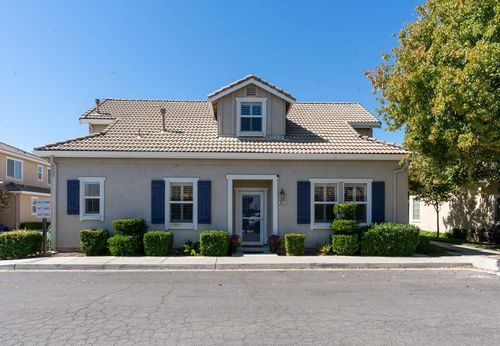 601 Betten St, Los Banos, CA, 93635-8588 | Card Image