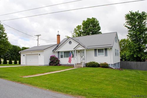 512 Amanda St, Windber, PA, 15963-6600 | Card Image