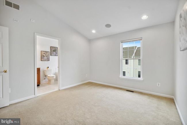42812 Smallwood Ter, Townhouse with 3 bedrooms, 4 bathrooms and null parking in CHANTILLY VA | Image 34