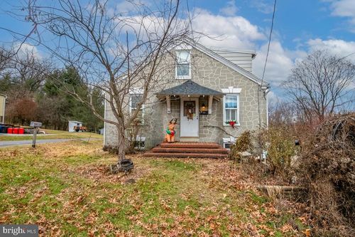 63 W Madison Street, MOHNTON, PA, 19540 | Card Image