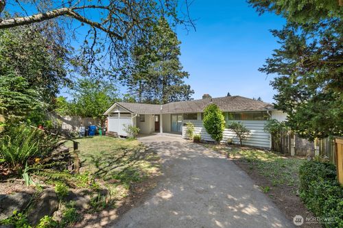 11218 35th Ave Sw, Seattle, WA, 98146-1803 | Card Image