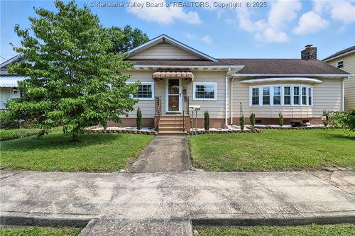 208 18th St, Dunbar, WV, 25064-2814 | Card Image
