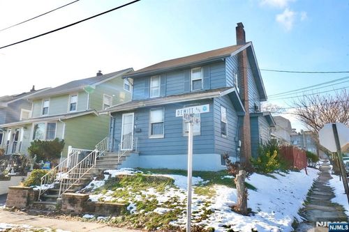 425 Dewitt Ave, Belleville, NJ, 07109-2755 | Card Image