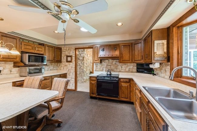 77 N 325 W, House other with 2 bedrooms, 3 bathrooms and 2 parking in Valparaiso IN | Image 14