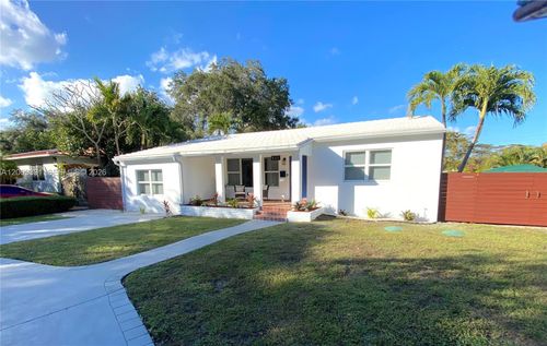 951 Ne 116th St, Biscayne Park, FL, 33161-6741 | Card Image