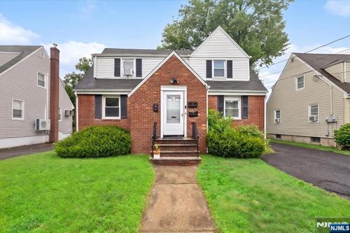 3-17 31st St, Fair Lawn, NJ, 07410-3941 | Card Image