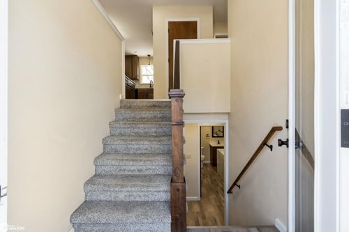 400 W Orange St, Mount Pleasant, IA, 52641-2810 | Card Image