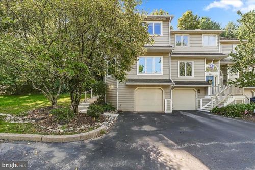 400 Wooded Way, NEWTOWN SQUARE, PA, 19073-2132 | Card Image