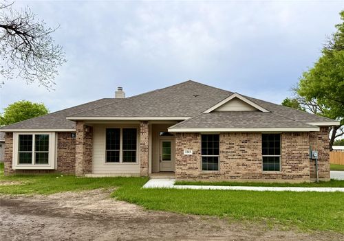 1203 Anthony St, Gainesville, TX, 76240-6210 | Card Image