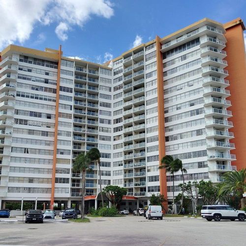 apt-503w-1301 Ne Miami Gardens Dr, Miami, FL, 33179-4759 | Card Image