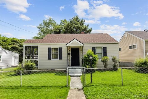 125 Seaboard St, Petersburg, VA, 23803-2712 | Card Image