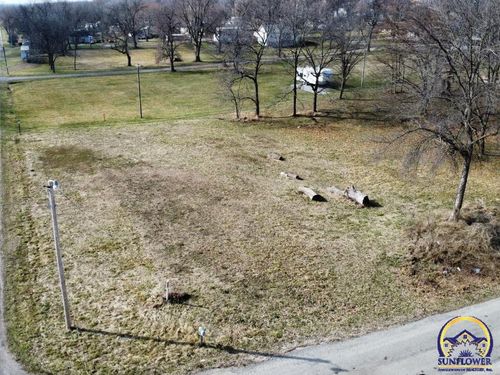 417 E 14th St, Horton, KS, 66439-2048 | Card Image