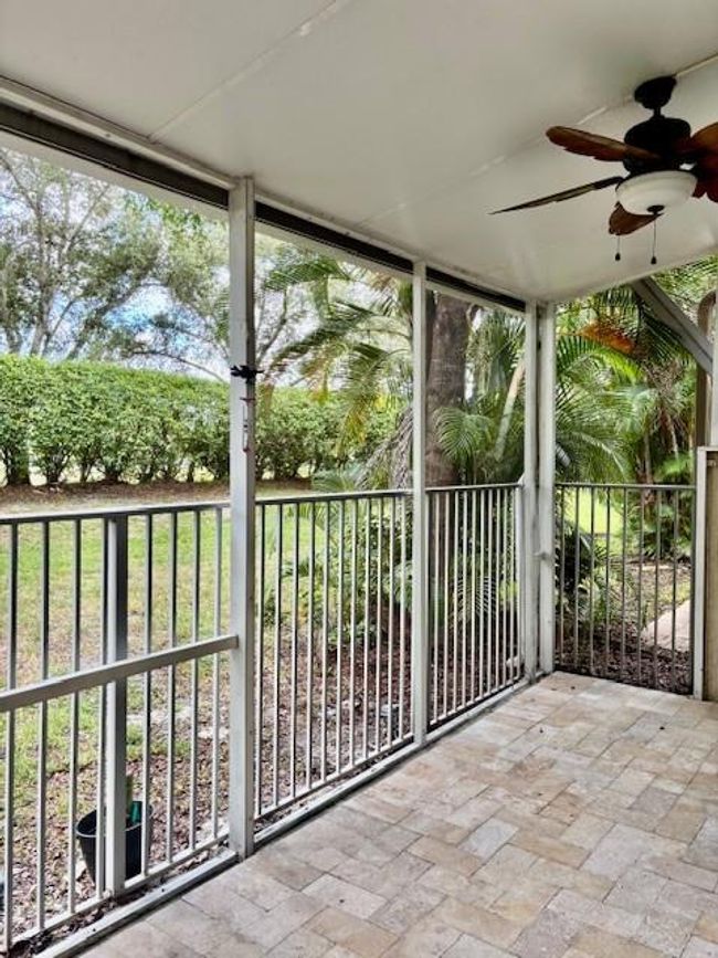 1838 Nw 79 Th Way, Townhouse with 3 bedrooms, 3 bathrooms and null parking in Pembroke Pines FL | Image 13