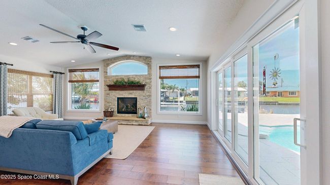 211 Jamaica Dr, House other with 3 bedrooms, 3 bathrooms and null parking in Cocoa Beach FL | Image 37