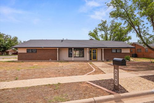 202 Mike Street, Levelland, TX, 79336 | Card Image