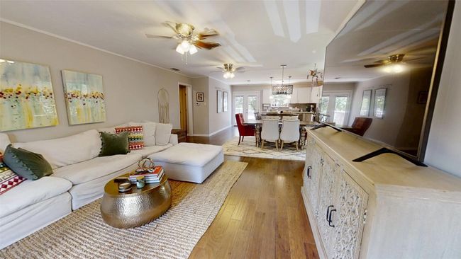 3816 Winding Way, House other with 3 bedrooms, 3 bathrooms and null parking in Granbury TX | Image 9