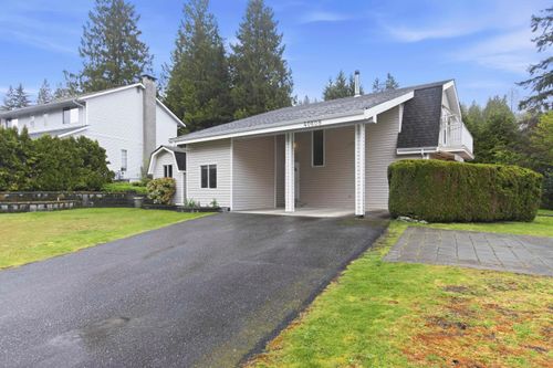 40608 N Highlands Way, Squamish, BC, V8B0B5 | Card Image