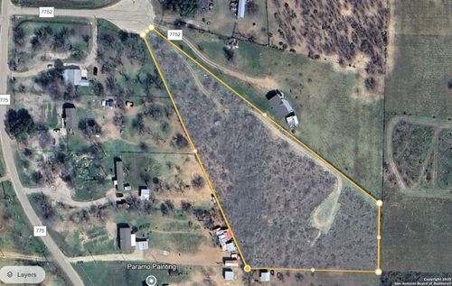 152 County Road 7752, Devine, TX, 78016-4474 | Card Image