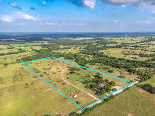 411 County Road 1475, Alvord, TX, 76225-7032 | Card Image