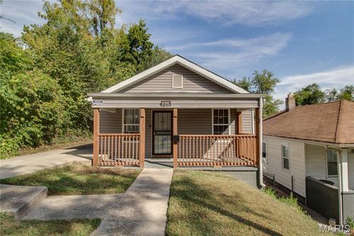 2828 Residence St, Alton, IL, 62002-1828 | Card Image