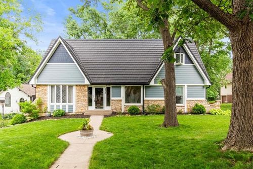 3503 Ne Beechwood Cir, Lee's Summit, MO, 64064-1850 | Card Image