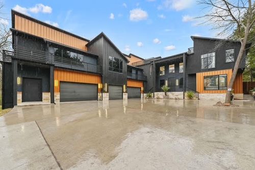 511 S Bluegrove Rd, Lancaster, TX, 75146-3510 | Card Image