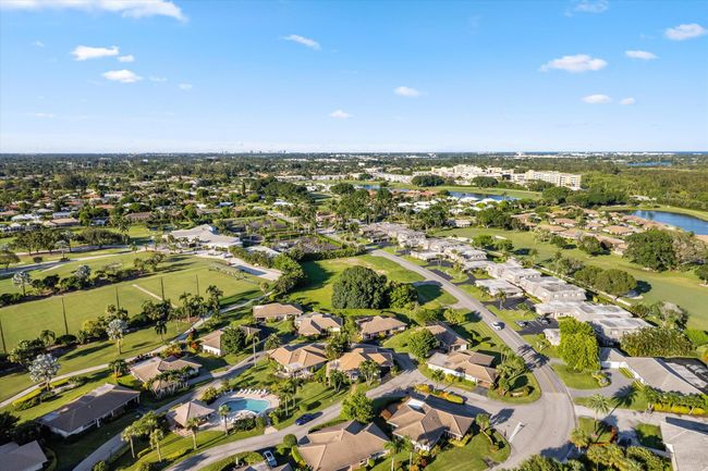 102 Villa Cir, Condo with 2 bedrooms, 2 bathrooms and null parking in Atlantis FL | Image 35