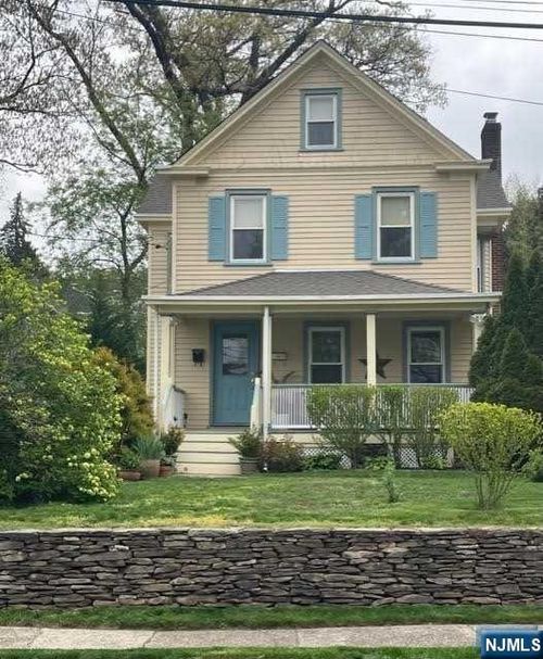 273 Edwards St, Ridgewood, NJ, 07450-5011 | Card Image