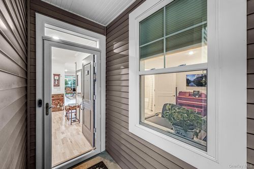 17-17 Seasons Way, Dix Hills, NY, 11746-6236 | Card Image