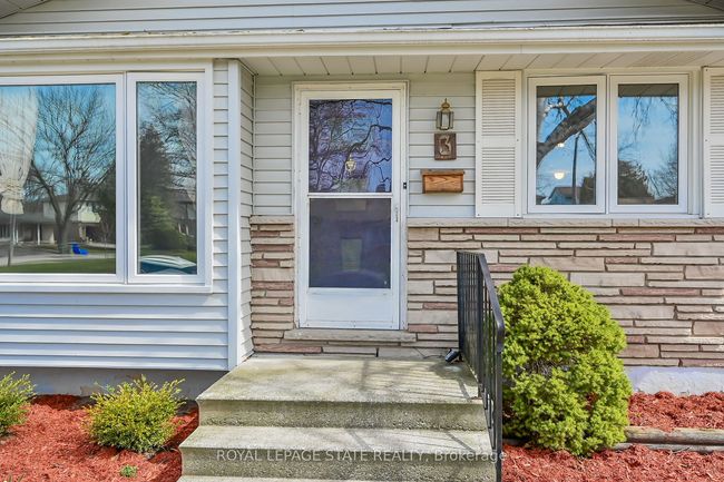 3 Talisman Crt, House other with 4 bedrooms, 2 bathrooms and 2 parking in Dundas ON | Image 4