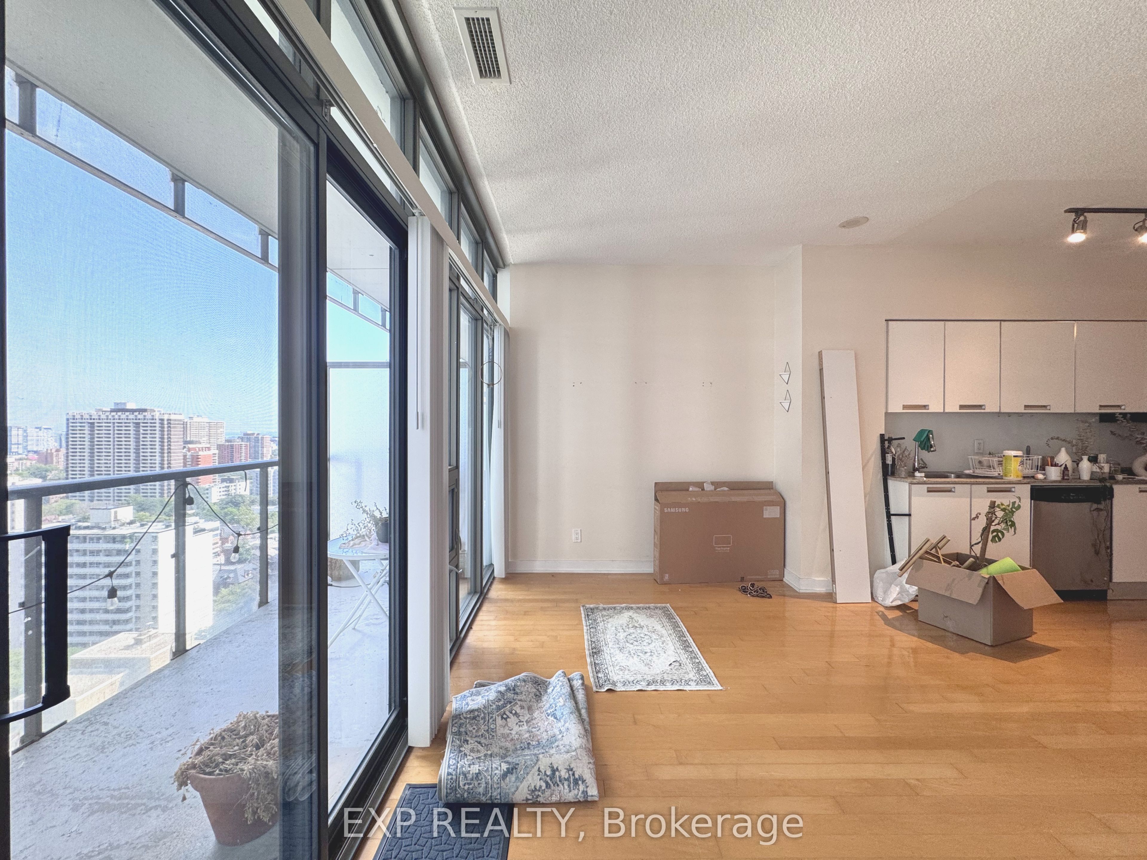Residential Lease in Toronto C08