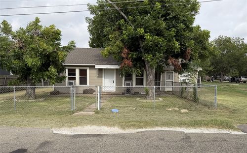 267 N Katy Rd, Elm Mott, TX, 76640-3525 | Card Image