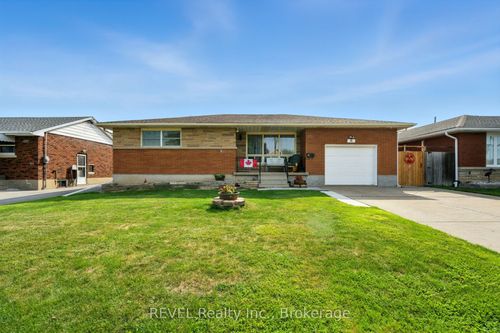 46 Collier Rd S, Thorold, ON, L2V3T1 | Card Image