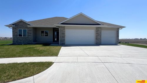 1020 Lauren Ln, Fremont, NE, 68025 | Card Image