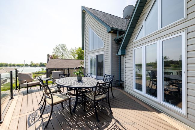 7474 Riverside Dr, House other with 3 bedrooms, 2 bathrooms and 6 parking in Port Franks ON | Image 37