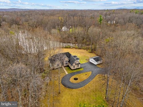 16199 Covey Cir, AMISSVILLE, VA, 20106-2266 | Card Image