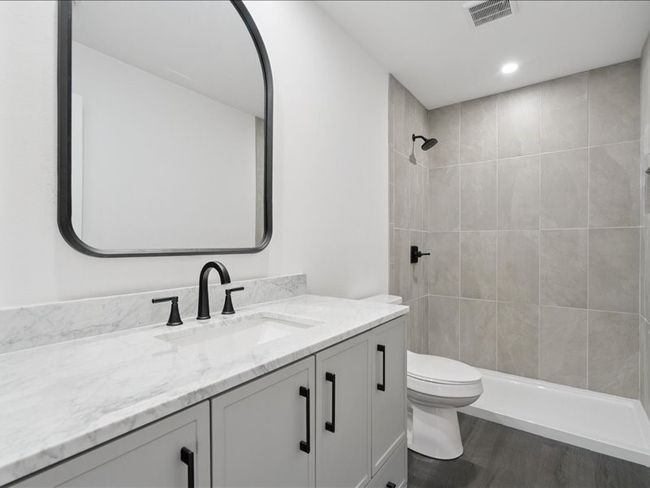 5112 Scenic View Ct Sw, House other with 5 bedrooms, 3 bathrooms and null parking in Cedar Rapids IA | Image 35