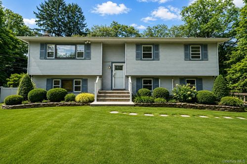 136 Woodhull Rd, Huntington, NY, 11743-3763 | Card Image